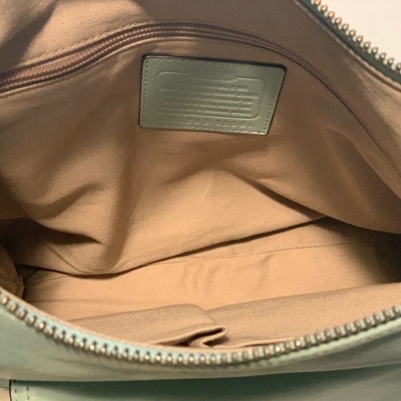 Coach Legacy Courtenay hobo in leather - Picture 4 of 8